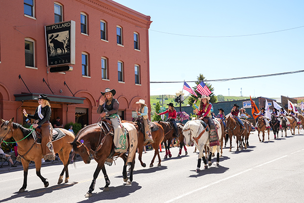 rodeo paradeHK