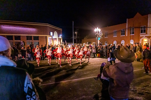 xmas strolldancers600